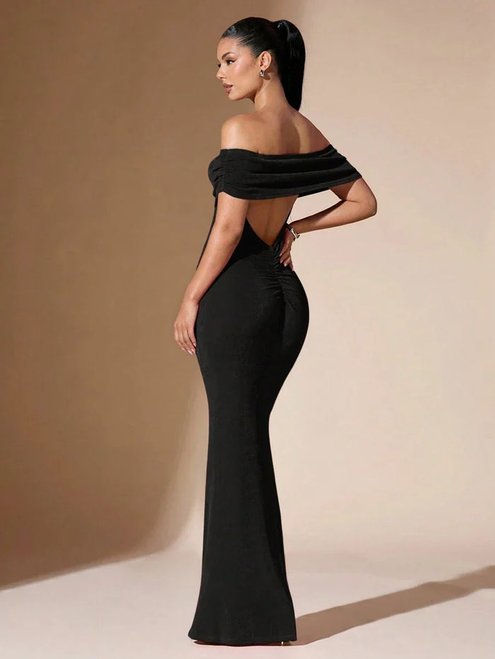 Kvinnors Off-Shoulder Maxi Klänning Med Rynkad Bakdel För Kvällsbruk