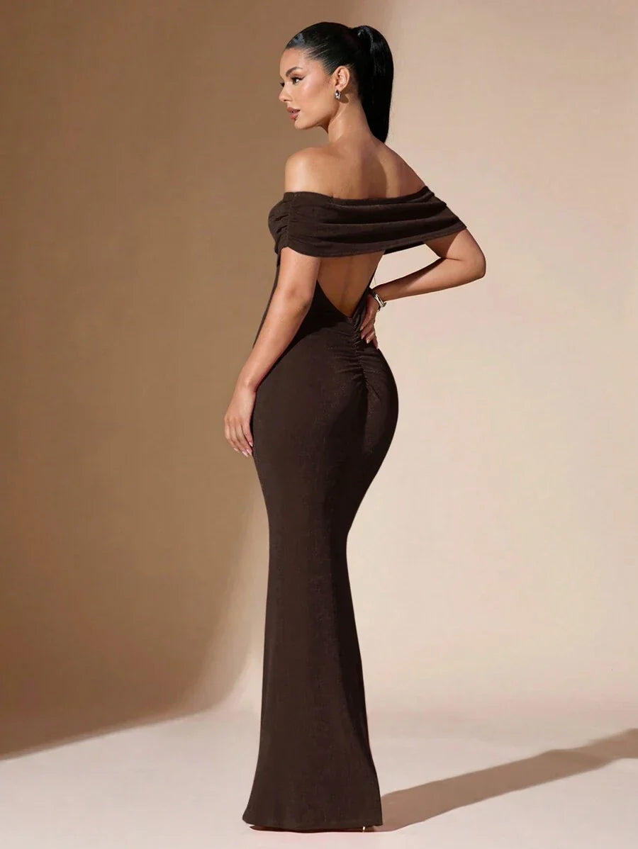 Kvinnors Off-Shoulder Maxi Klänning Med Rynkad Bakdel För Kvällsbruk