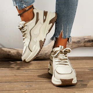 Kvinnors Chunky Plattform Sneakers med Kontrastpaneler och Snörning