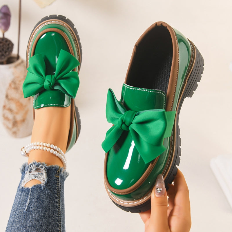 Kvinnors Lacklook Plattform Loafers med Slips Detalj
