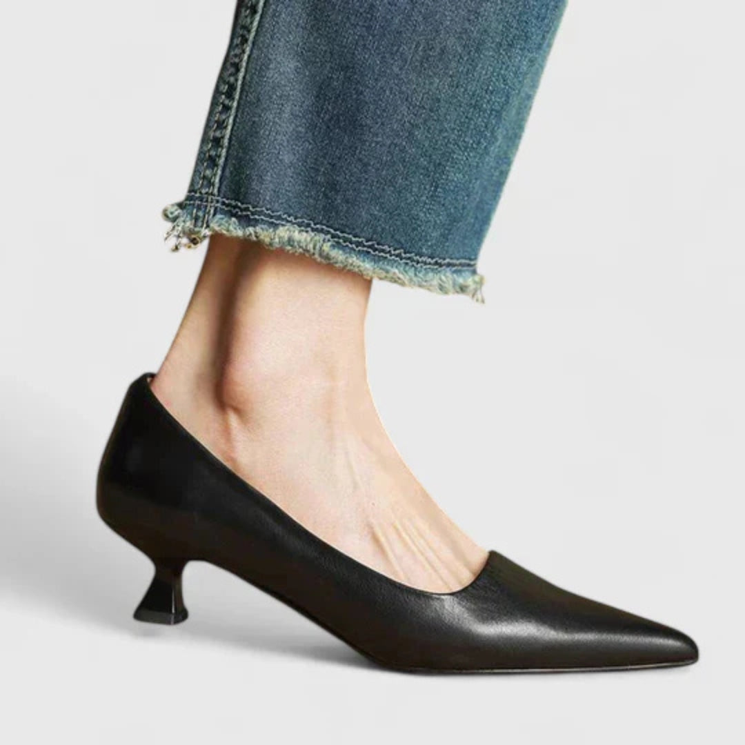 Kvinnors Spetsig Tå Kitten Heel Pumps – Eleganta Skor för Kontor och Kvällsbruk