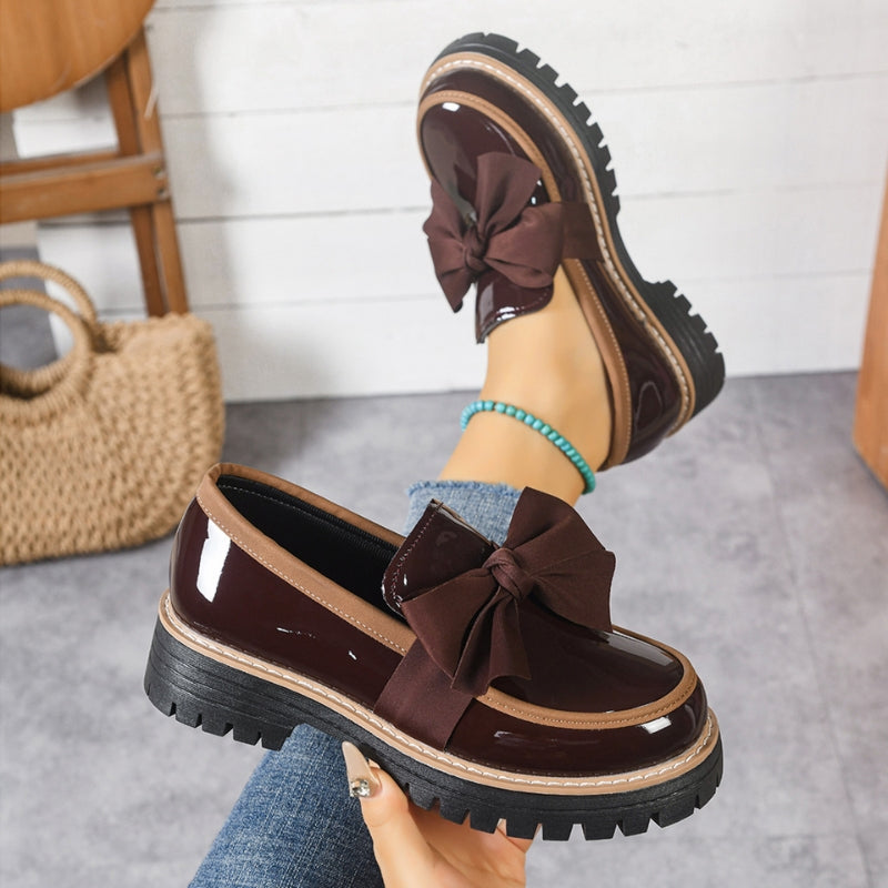 Kvinnors Lacklook Plattform Loafers med Slips Detalj