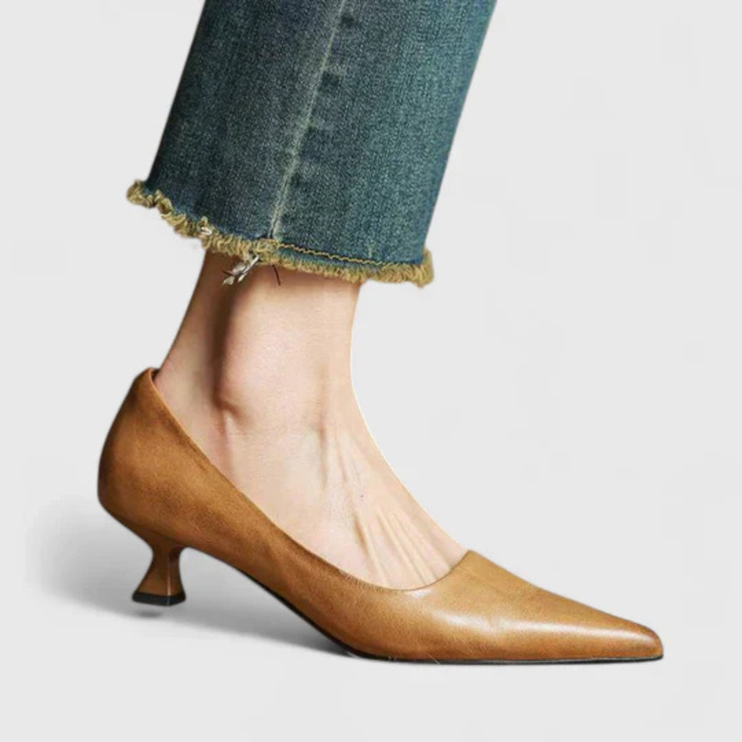 Kvinnors Spetsig Tå Kitten Heel Pumps – Eleganta Skor för Kontor och Kvällsbruk
