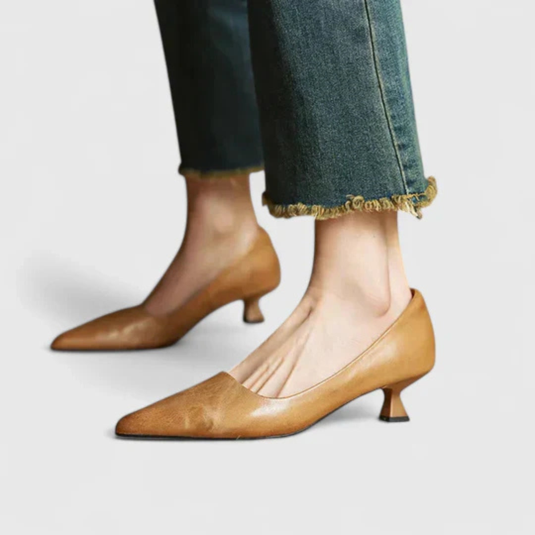 Kvinnors Spetsig Tå Kitten Heel Pumps – Eleganta Skor för Kontor och Kvällsbruk