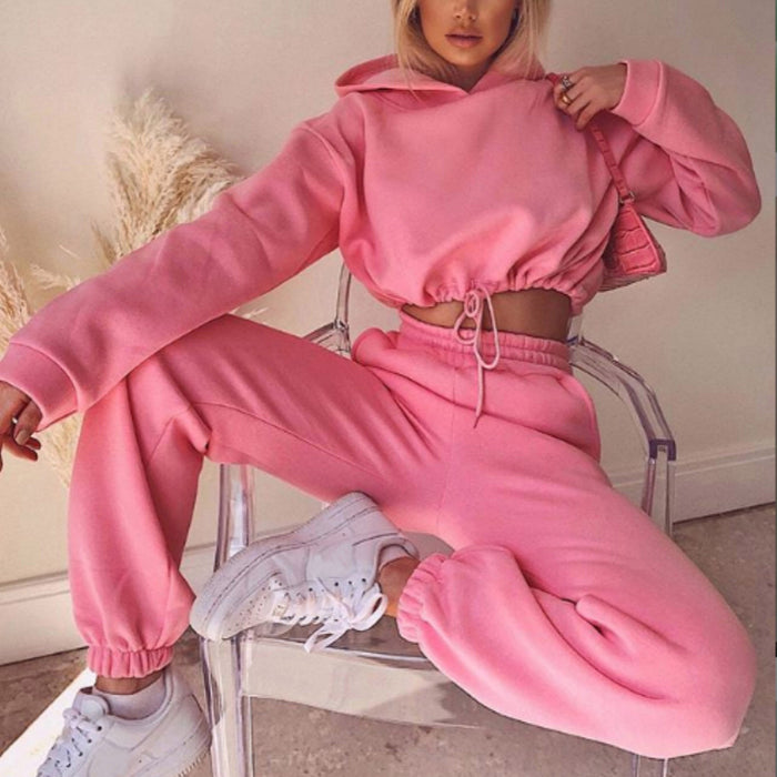 Tyra | Mjukisset med kort hoodie och joggingbyxor