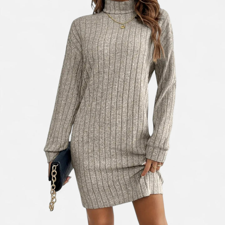 Valmonti | Dam Turtleneck Texturerad Stickad Klänning