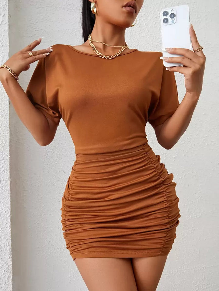 Kvinnors Draperad Bodycon Mini Klänning – Batwing Ärmar Feststil för Vår och Sommar