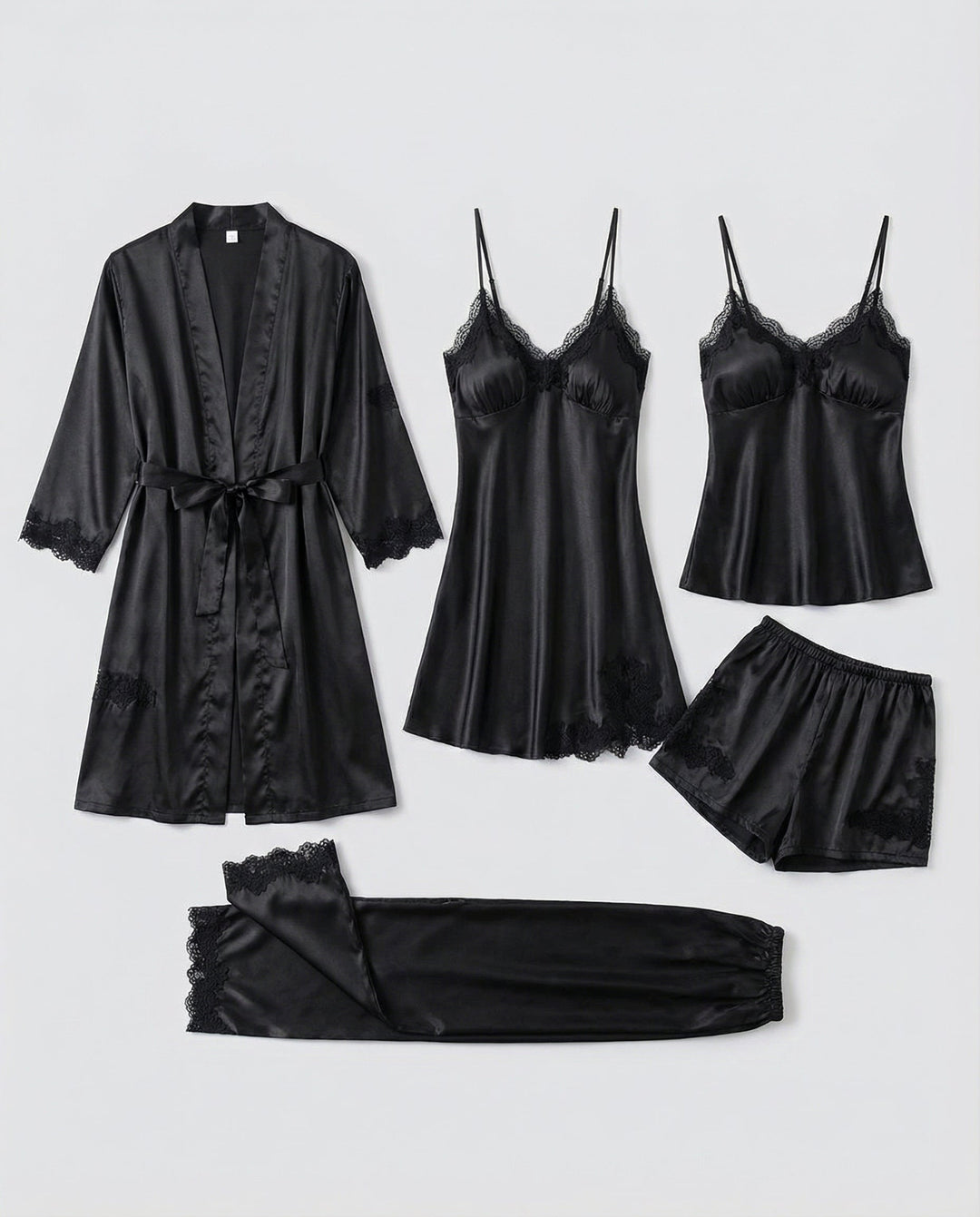 Kvinnors Loungewear med Spetsdetaljer – Pyjamasset i Silke-blandning med Kimonoinspiration