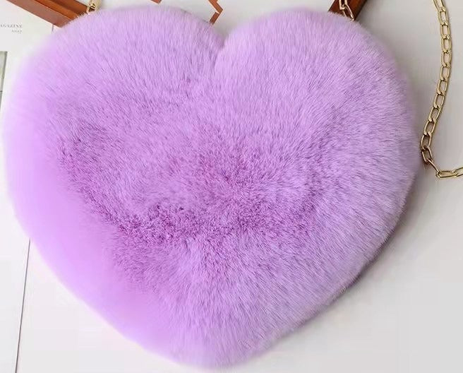 Hjärtformad fluffig väska med kedja