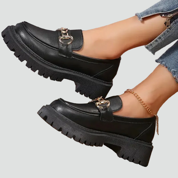 Kvinnors Lackkedjedetalj Chunky Sula Loafers