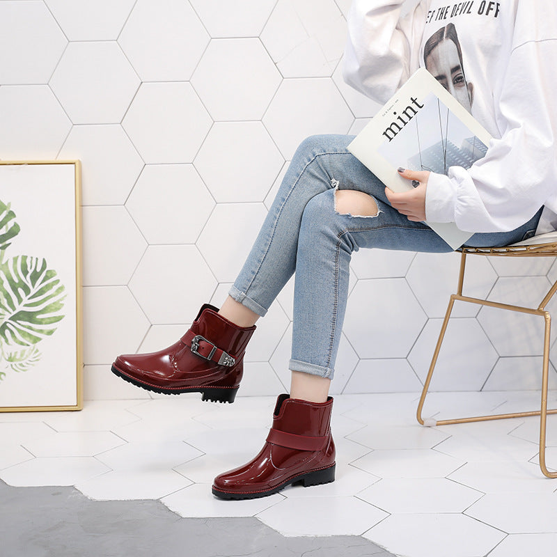 Kvinnors Glansiga Ankelskor med Spänne – Moderna Everyday Boots för Stil, Komfort och Självsäker Stadsklädsel