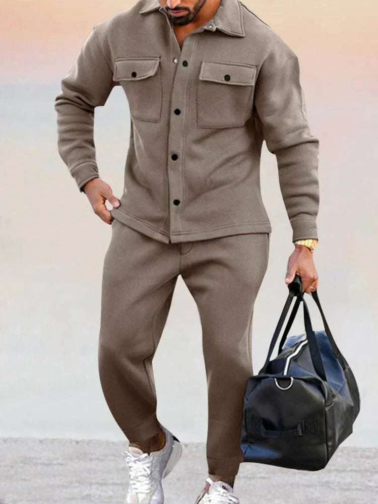 Herrens skräddarsydda overshirt och tapered byxor co-ord