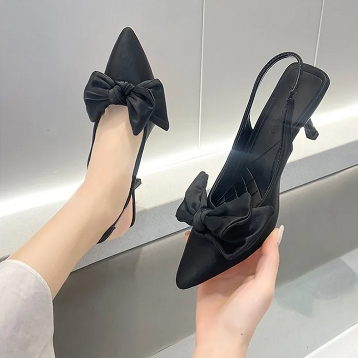 Kvinnors Båge Slingback Pumps Spetsig Kitten Heel