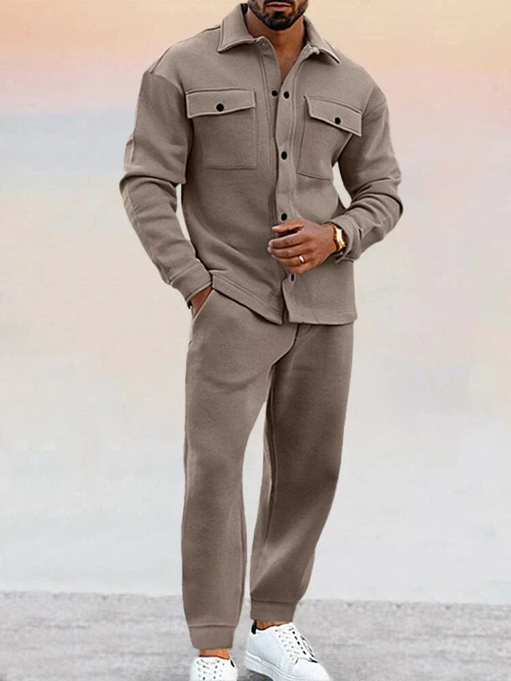 Herrens skräddarsydda overshirt och tapered byxor co-ord