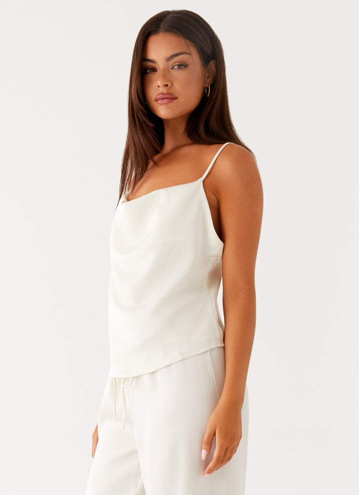 Dam Cowl Neck Cami Top Draperad Ärmlös Silhuett