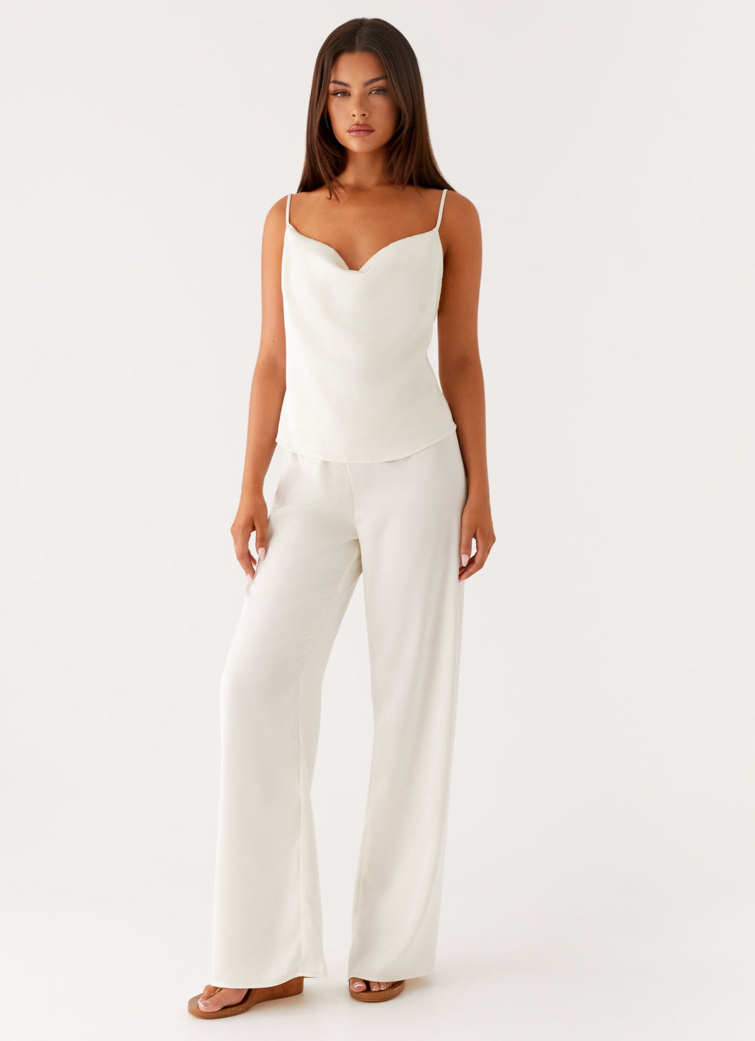 Dam Cowl Neck Cami Top Draperad Ärmlös Silhuett