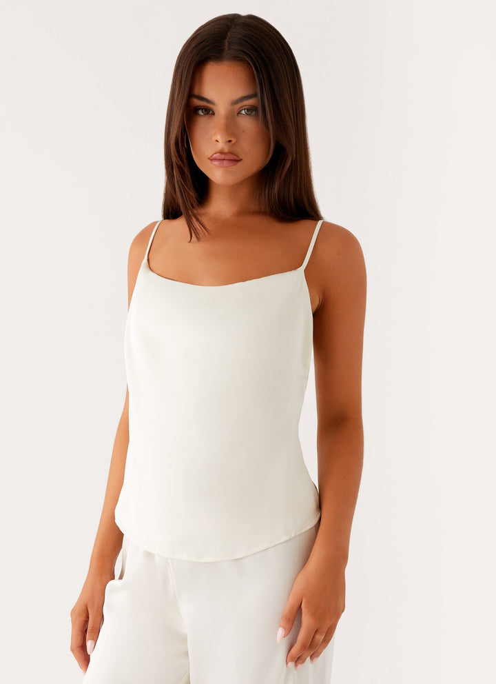 Dam Cowl Neck Cami Top Draperad Ärmlös Silhuett