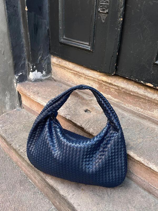 Kvinnors Vävda Axelväska Mjuk Vegansk Läder Slouch Design
