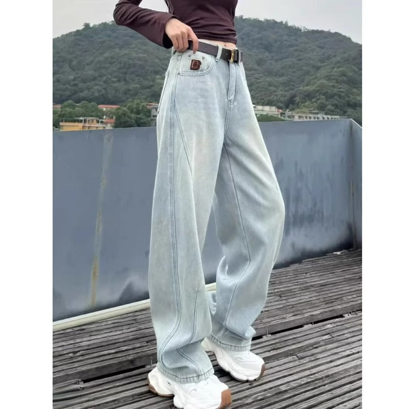 Kvinnors tvättade vida jeans med avslappnad passform