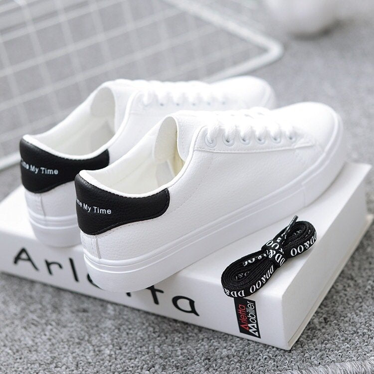Kvinnors Minimalistiska Snörning Plattform Sula Låg Top Sneakers