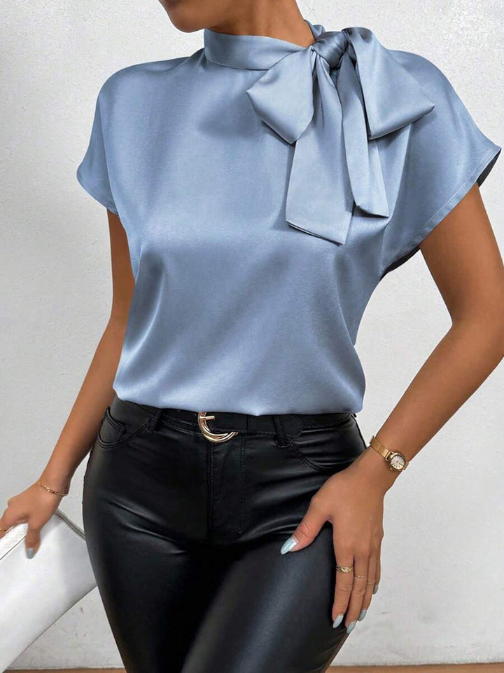 Kvinnors Satin Slips-Hals Blus – Elegant Kortärmad Stil för Kontor och Kvällsbruk