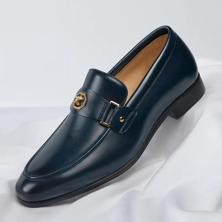 Herrens italienska läder loafers med metalldetalj – Smart slip-on skor för kontor och formella tillfällen