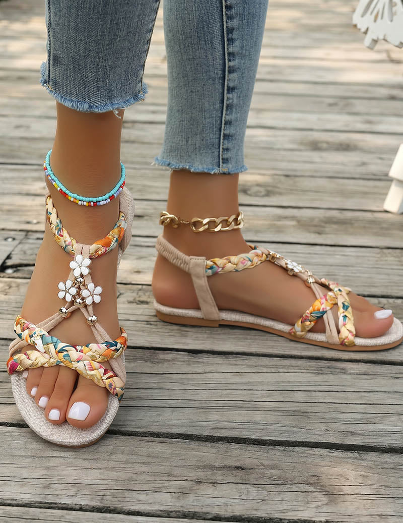 Kvinnors Flätade Platta Sandaler med Blommiga Detaljer