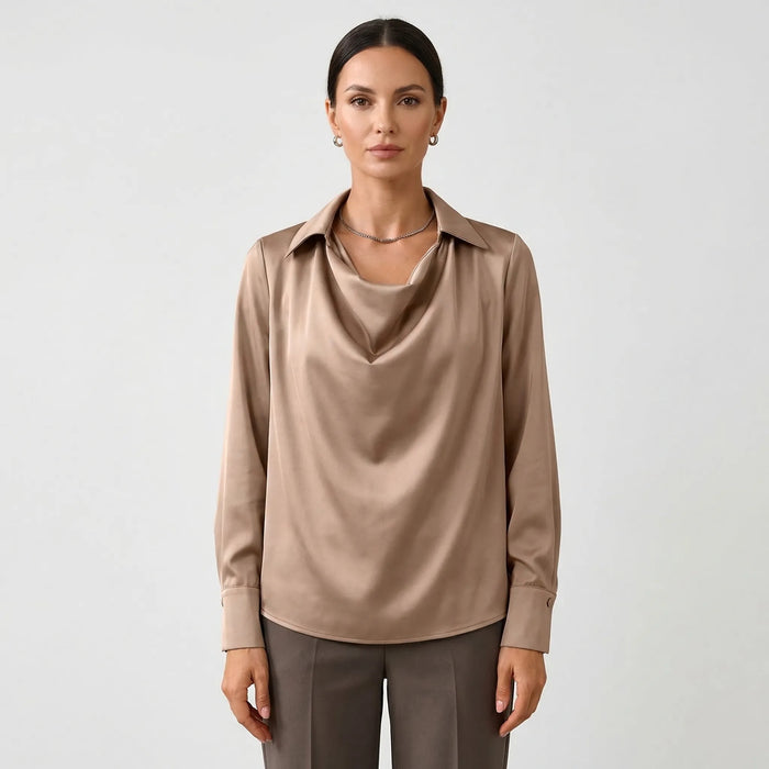 Dam Satinblus med Draperad Hals och Krage