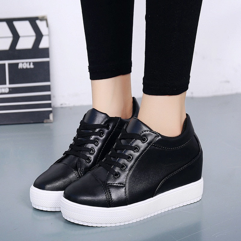Kvinnors Wedge Sneakers Snörning Plattform Sula Fritidsskor