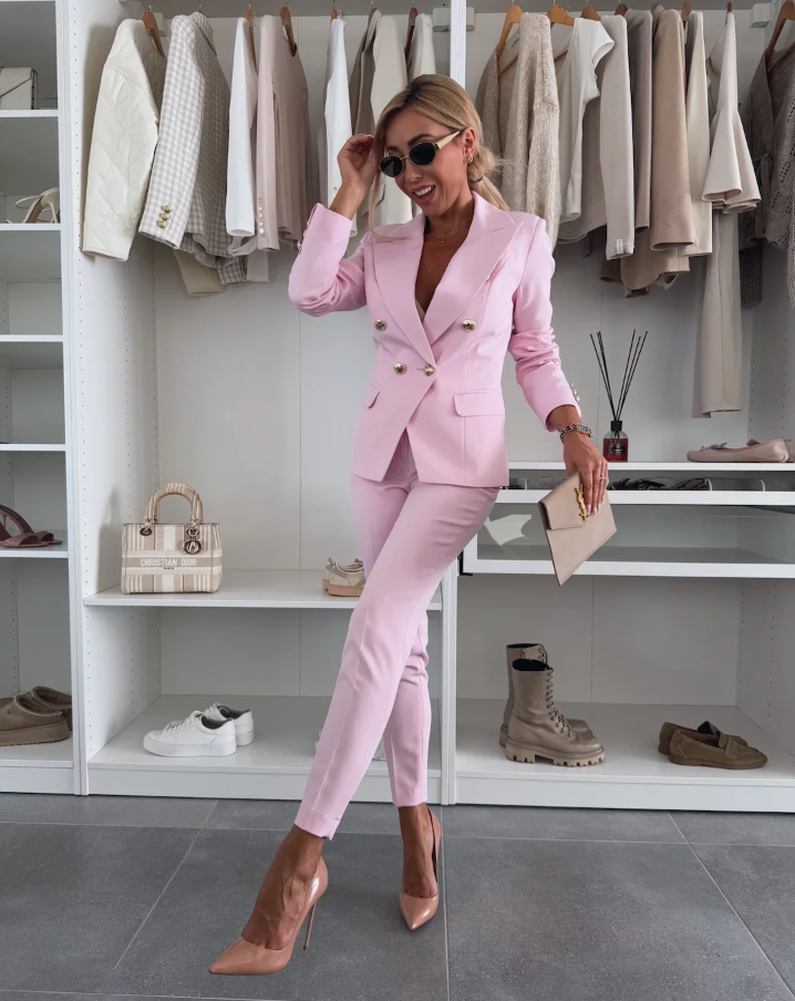 Kvinnors skräddarsydda dubbelknäppta blazer och smal byxdress