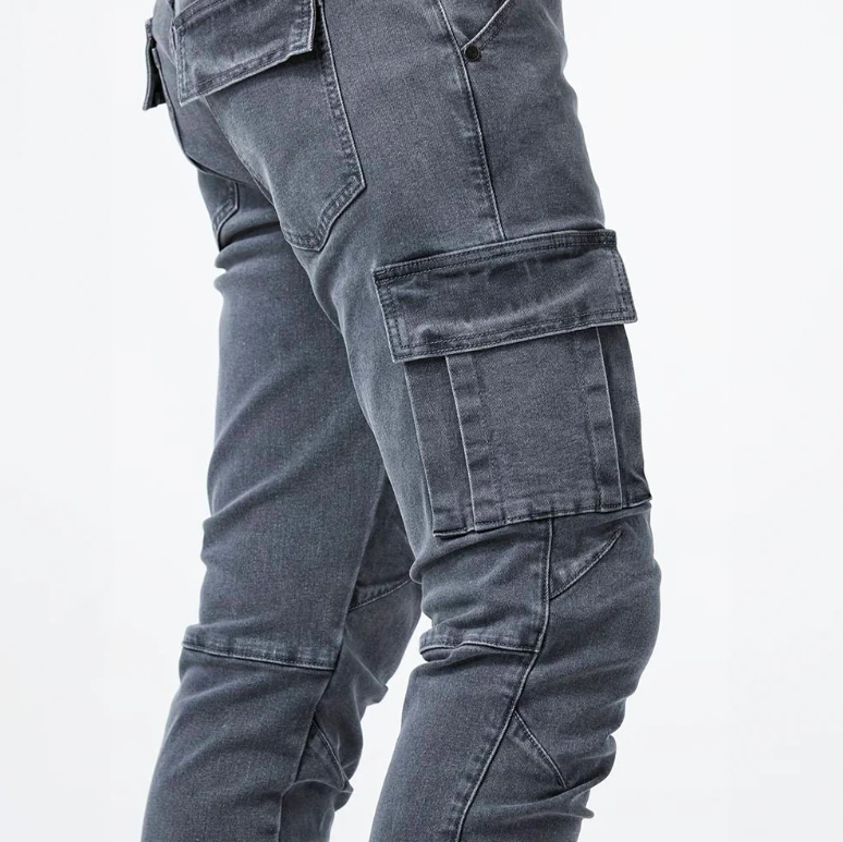 Herrers tapered denimjeans med verktygsfickor och ribbade fållar