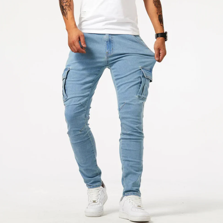 Herrers tapered denimjeans med verktygsfickor och ribbade fållar