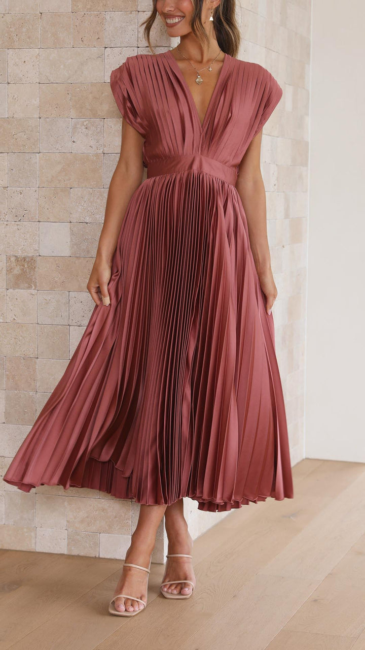 Kvinnors Plisserad Satin Midi Klänning med Draperad V-Hals