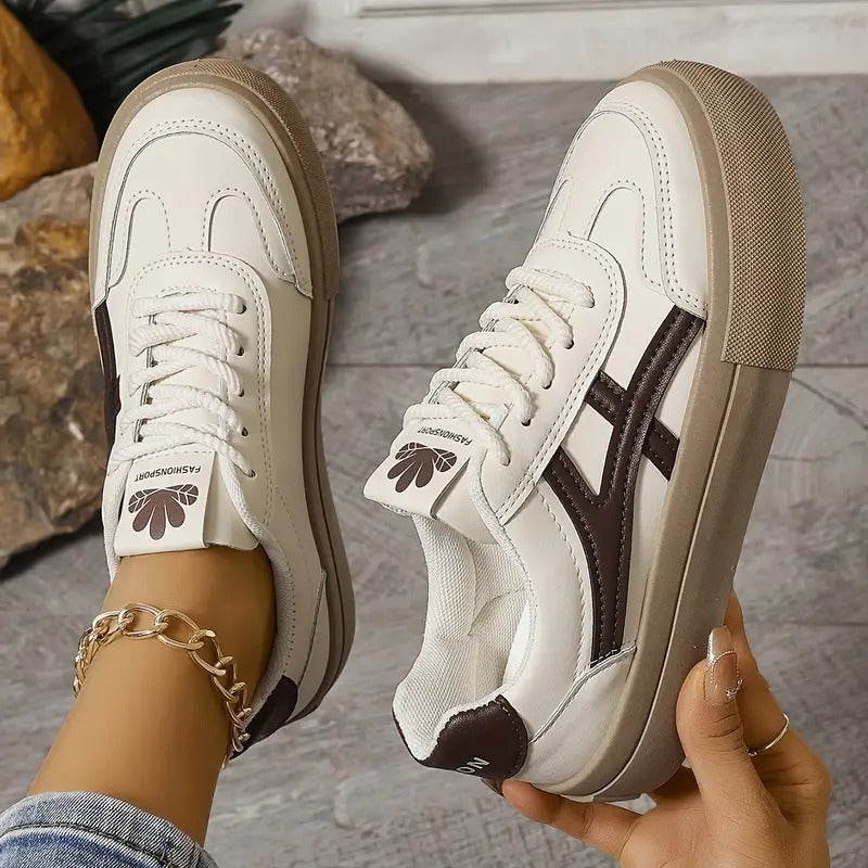 Kvinnors Retro Panel Sneakers med Dämpad Sula - Avslappnade Stadssneakers