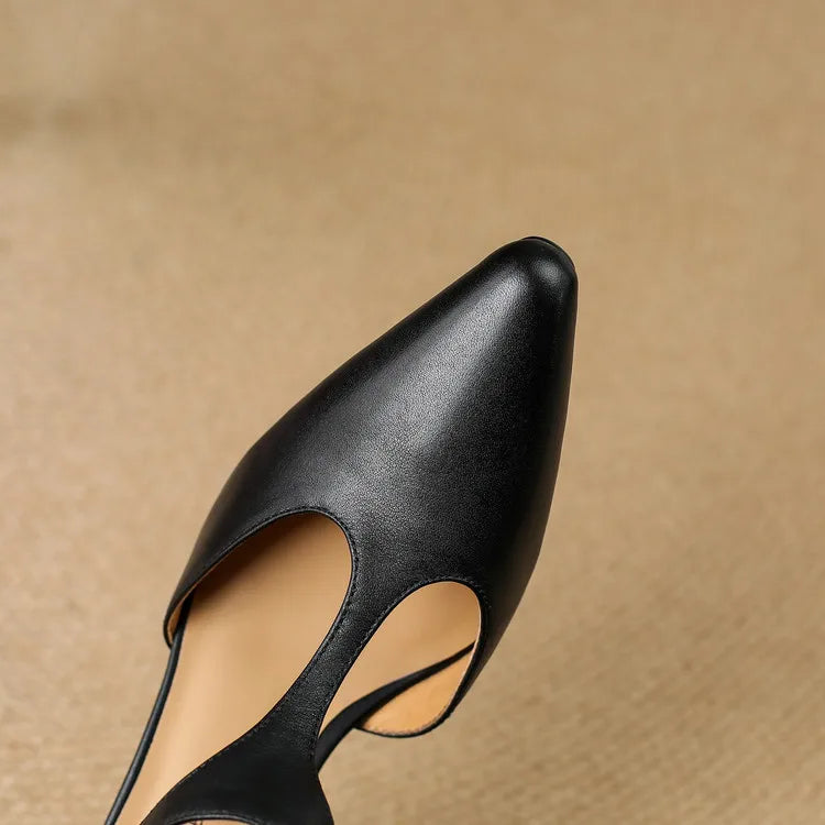 Kvinnors spetsiga T-rem läder kitten heel pumps