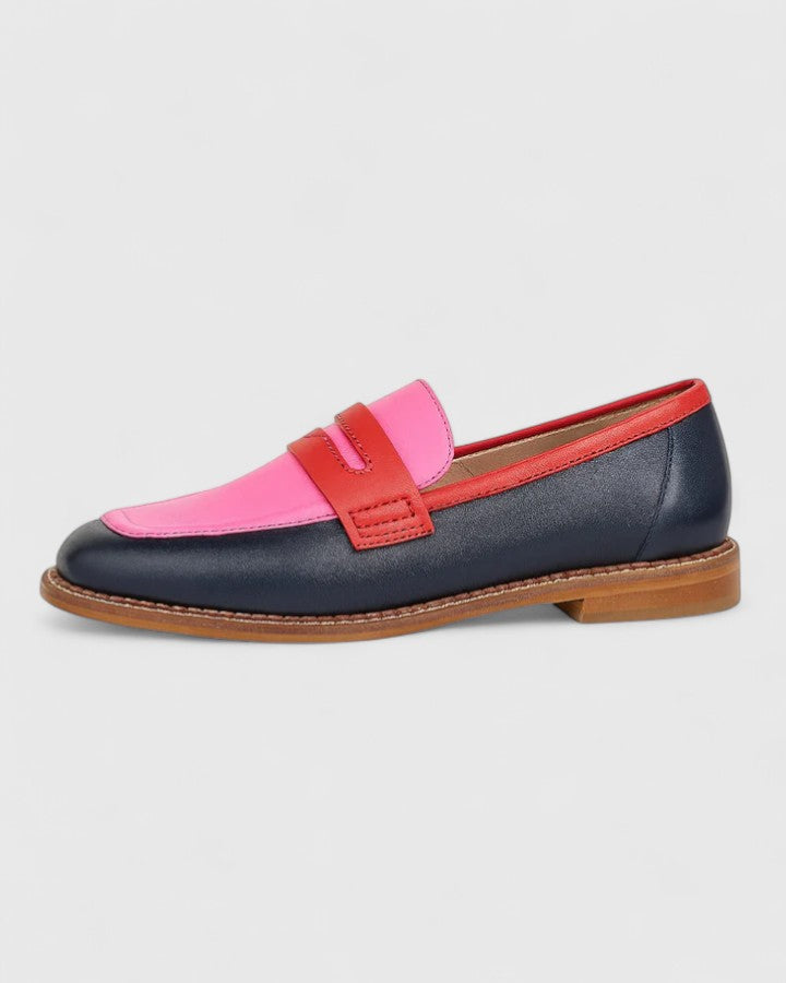 Kvinnors Klassiska Runda Tå Loafers – Bekväma Slip-On Skor för Arbete och Smart Avslappnad Klädsel