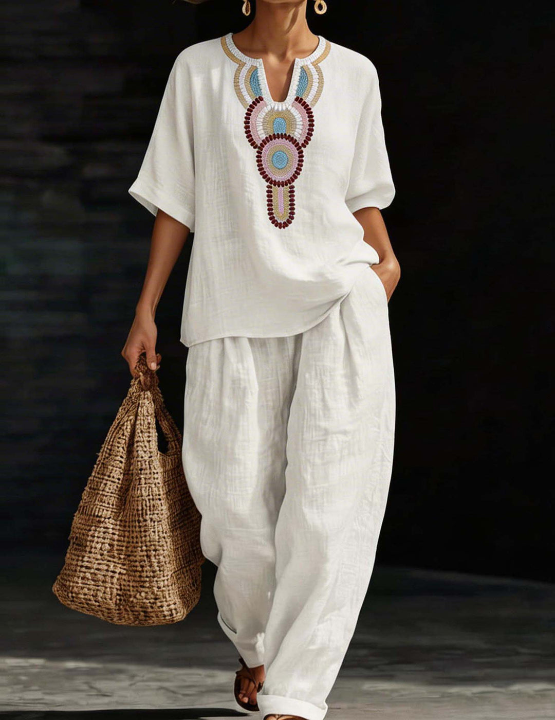 Kvinnors Avslappnade Outfit Set med Tryckt Halsringning och Byxor