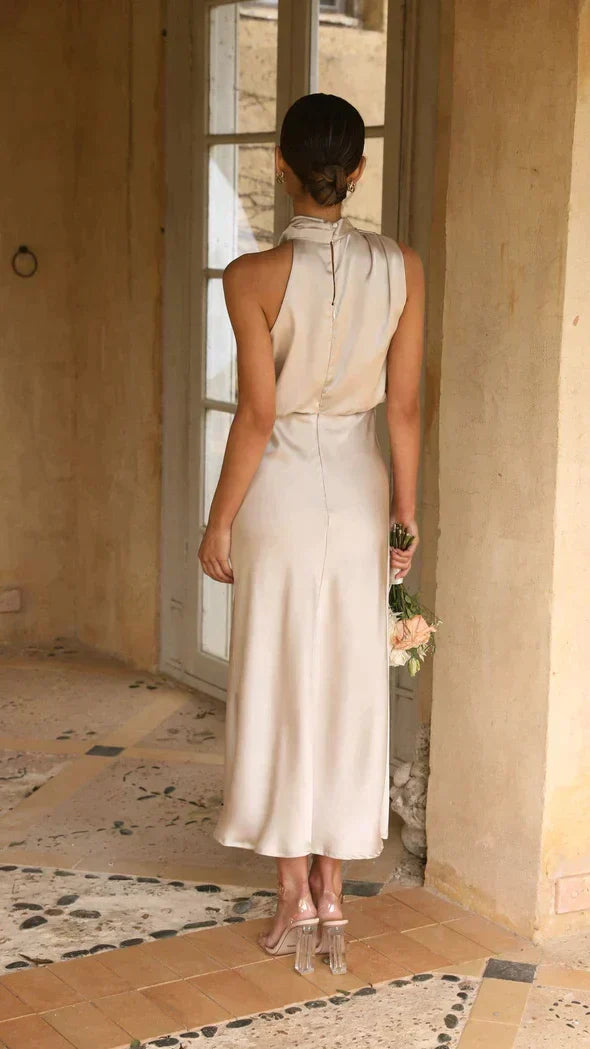 Kvinnors Halterneck Satin Midi Klänning – Draperad Bröllopsgäst och Kvällsstil