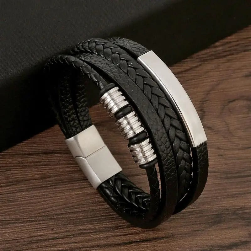 Herrarnas Flätade Läderarmband med Lager av Metall Detaljer Uttalat Tillbehör