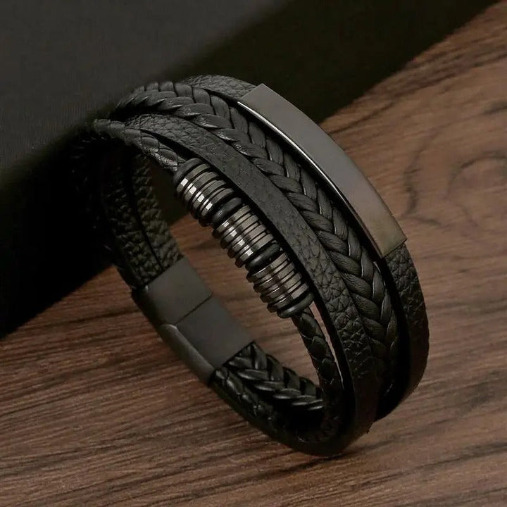 Herrarnas Flätade Läderarmband med Lager av Metall Detaljer Uttalat Tillbehör