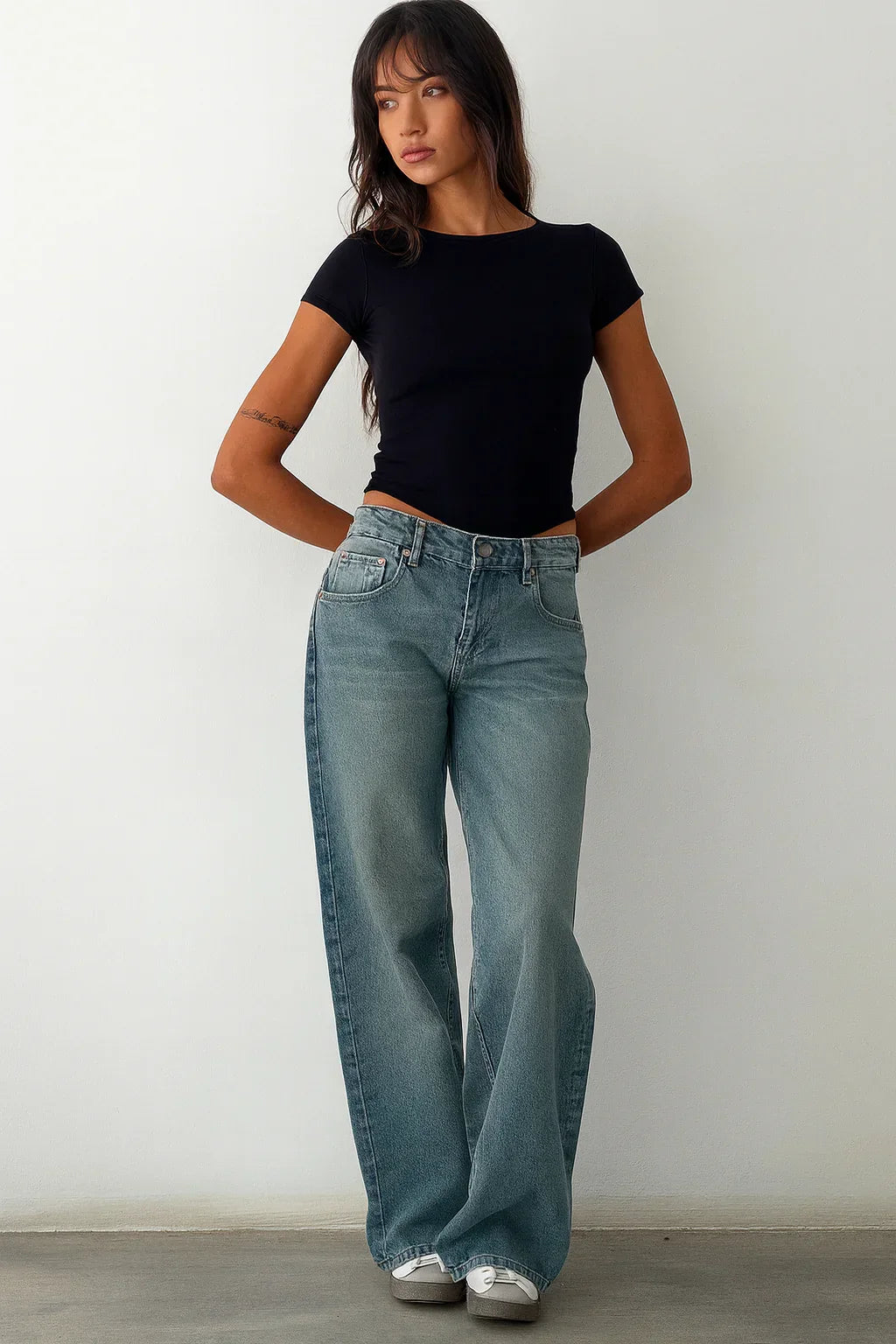 Kvinnors Låga Vida Jeans med Avslappnad Passform
