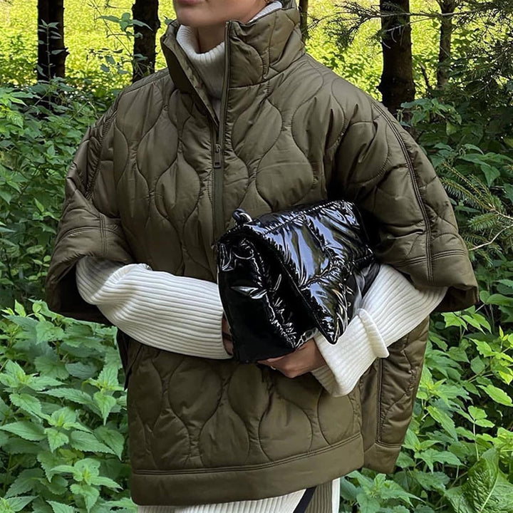Kvinnors Vadderad Capejacka – Varm Poncho med Ståkrage för Vinterresor och Utomhusbruk