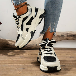 Kvinnors Chunky Plattform Sneakers med Kontrastpaneler och Snörning