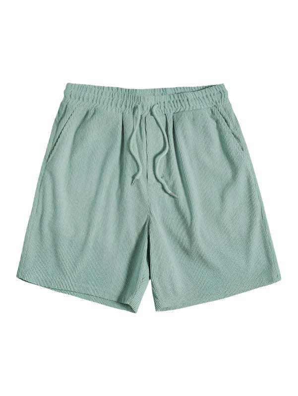 Herrarnas minimalistiska sommarsätt med kortärmad skjorta och shorts, lätt och andningsbar avslappnad outfit