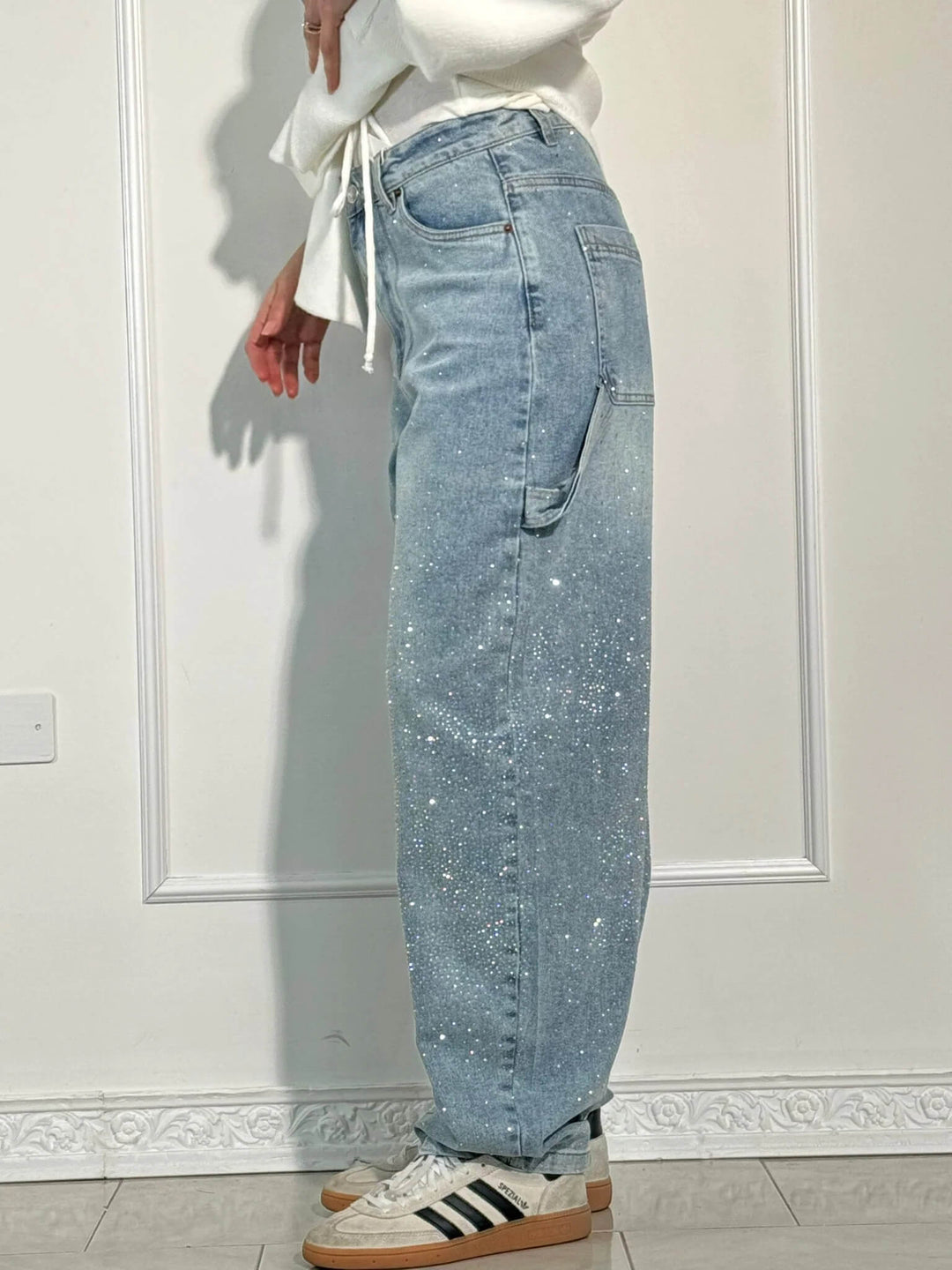 Kvinnors Högmidjade Rak Ben Jeans med Kristalldetaljer – Vintage Denim Look för Året Runt och Enkel Elegans