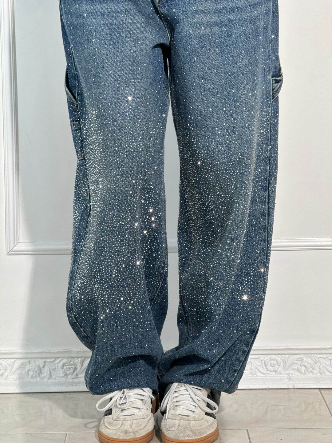 Kvinnors Högmidjade Rak Ben Jeans med Kristalldetaljer – Vintage Denim Look för Året Runt och Enkel Elegans