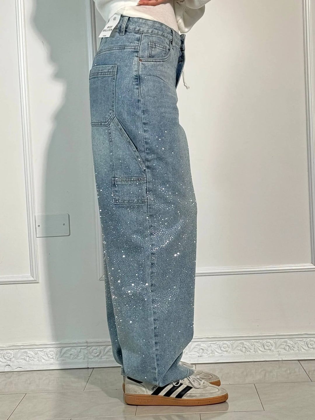 Kvinnors Högmidjade Rak Ben Jeans med Kristalldetaljer – Vintage Denim Look för Året Runt och Enkel Elegans