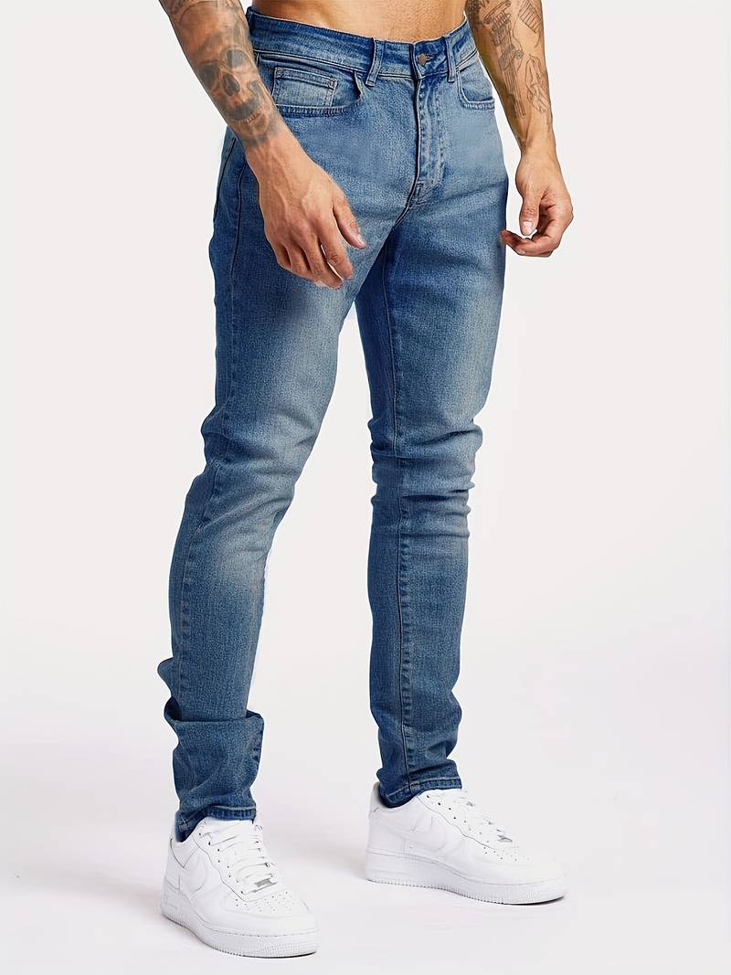 Mäns tapered denimjeans med klassisk femfickdesign