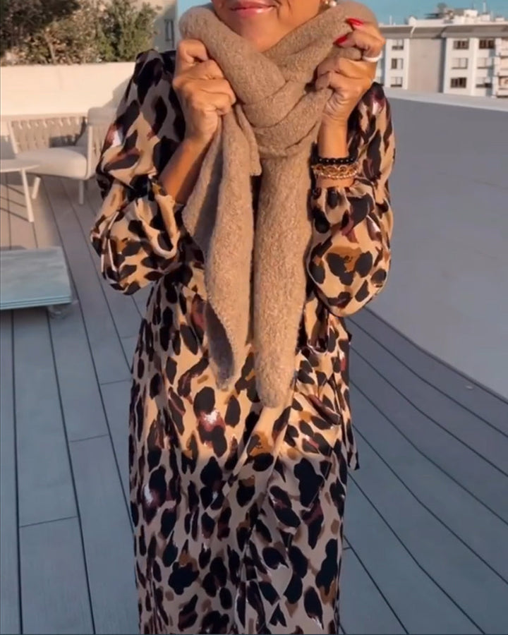 Kvinnors Leopardmönstrad Klänning – Elegant V-ringad A-linje Midi Stilren Casual Klädsel för Tillfällen