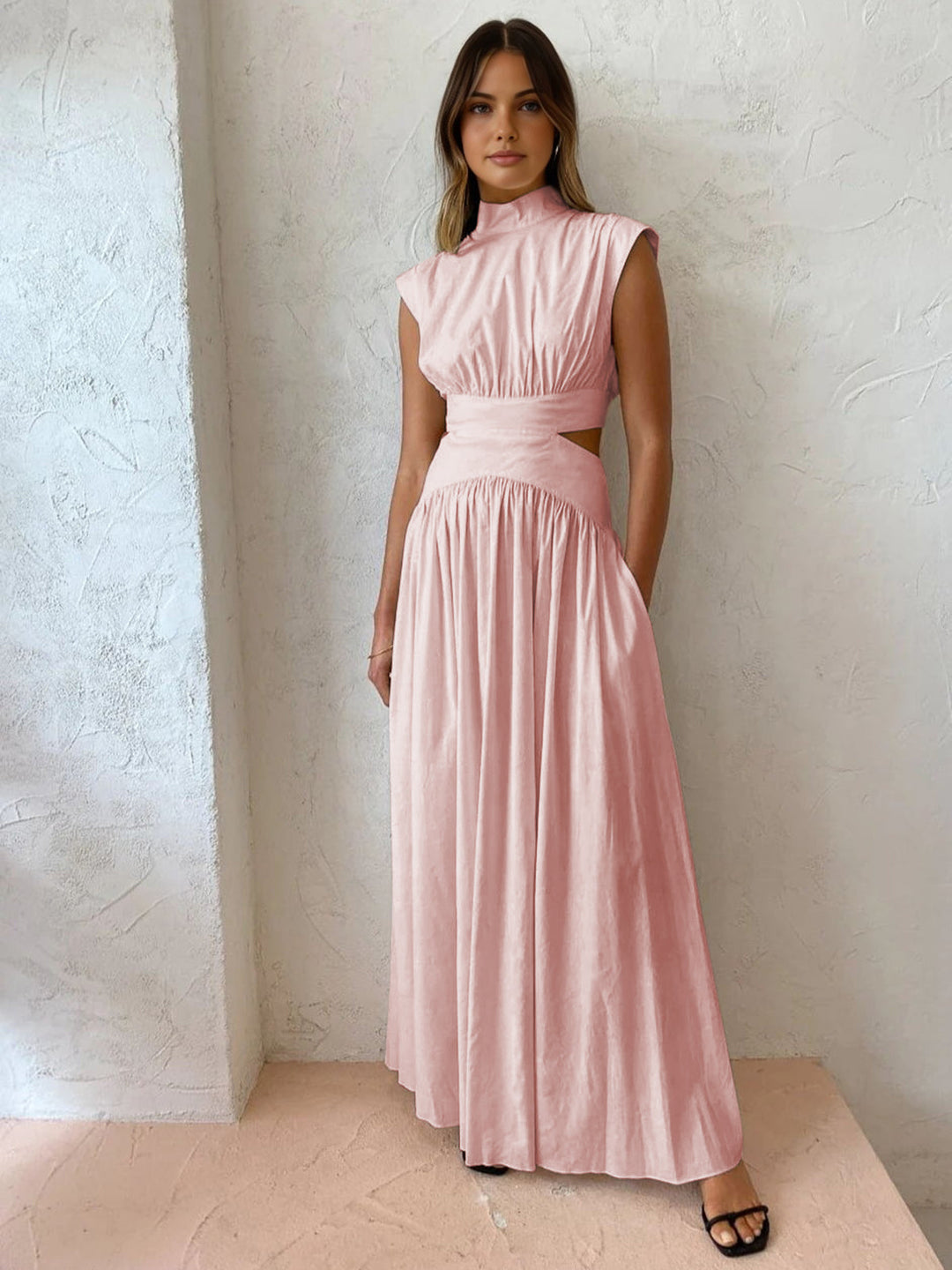 Kvinnors ärmlös cut-out höghalsad elegant maxiklänning